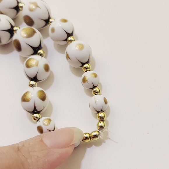 Vintage Crown Trifari gold Ball bead clip earrings and graduated bead necklace - Picture 11 of 11